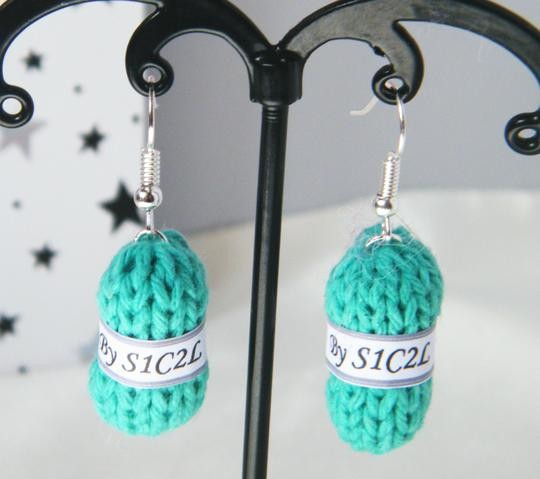 Boucles d oreilles pelotes de laine