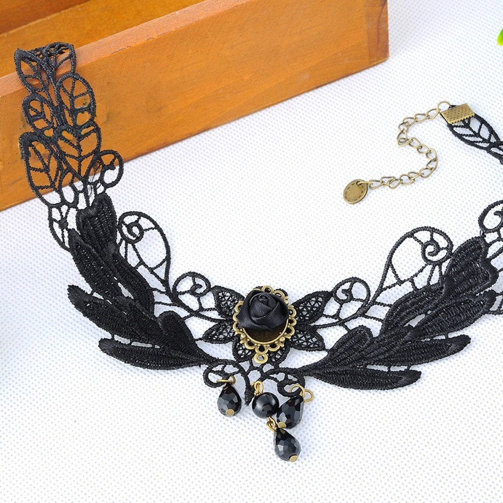 Collier dentelle